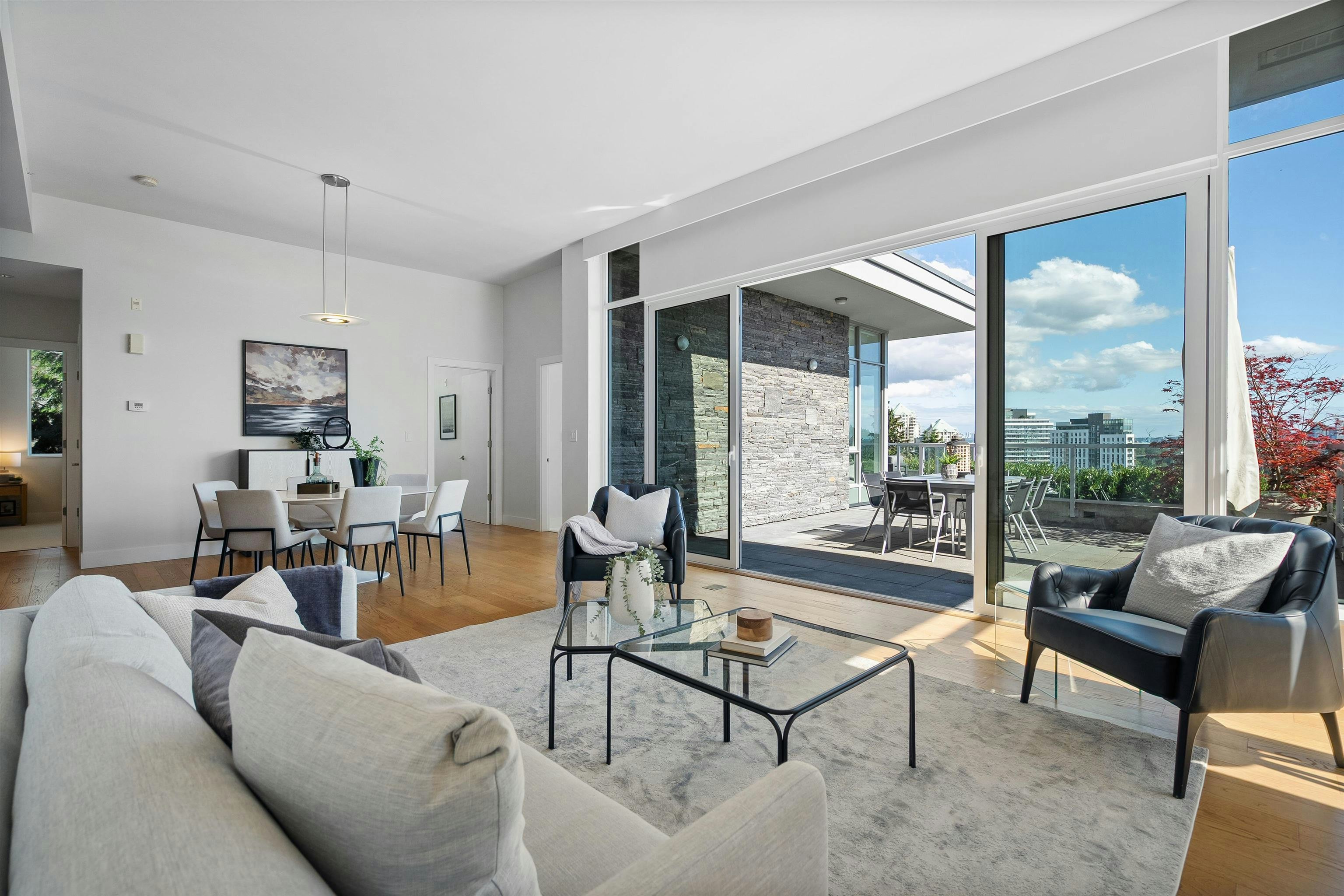 702-876 Keith Road - 5