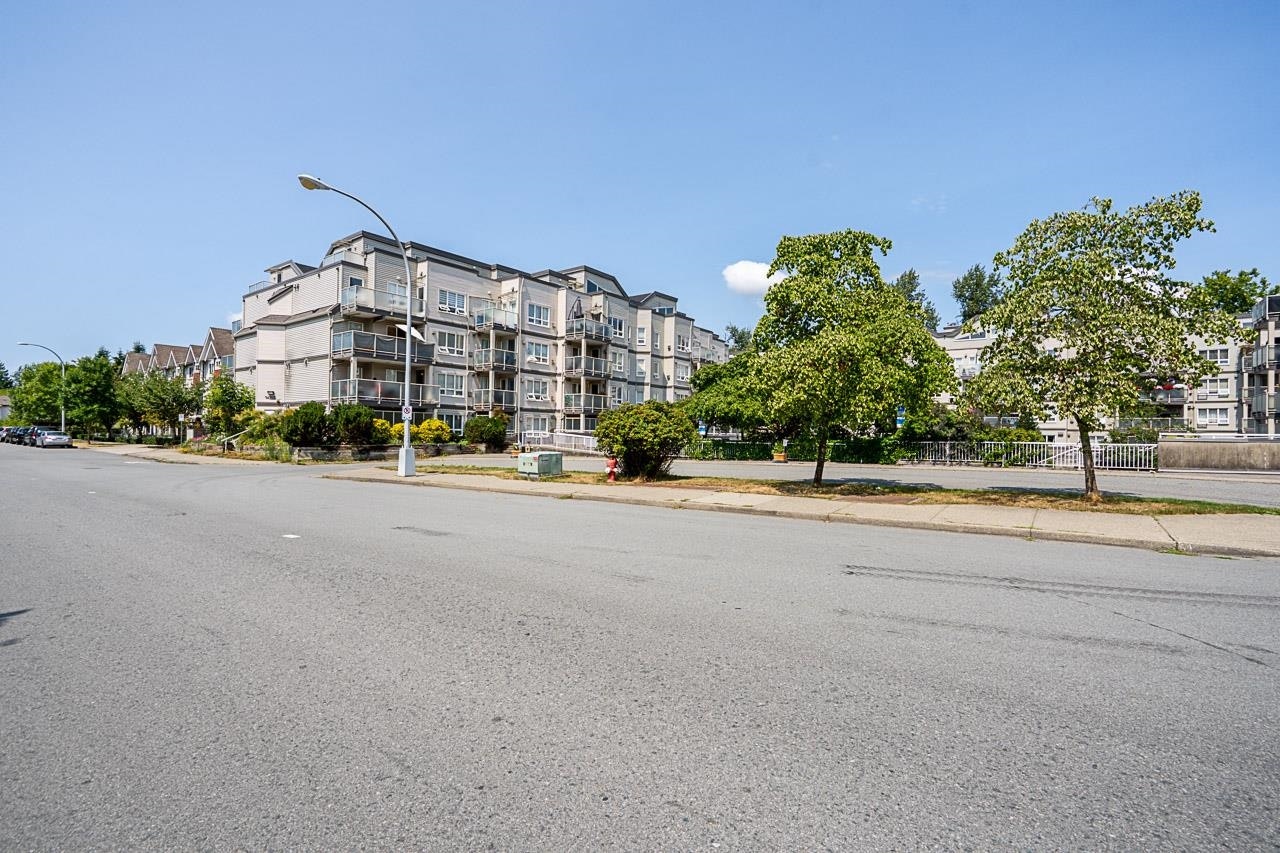 108-14355 103 Avenue, Surrey, BC, V3T 5V5