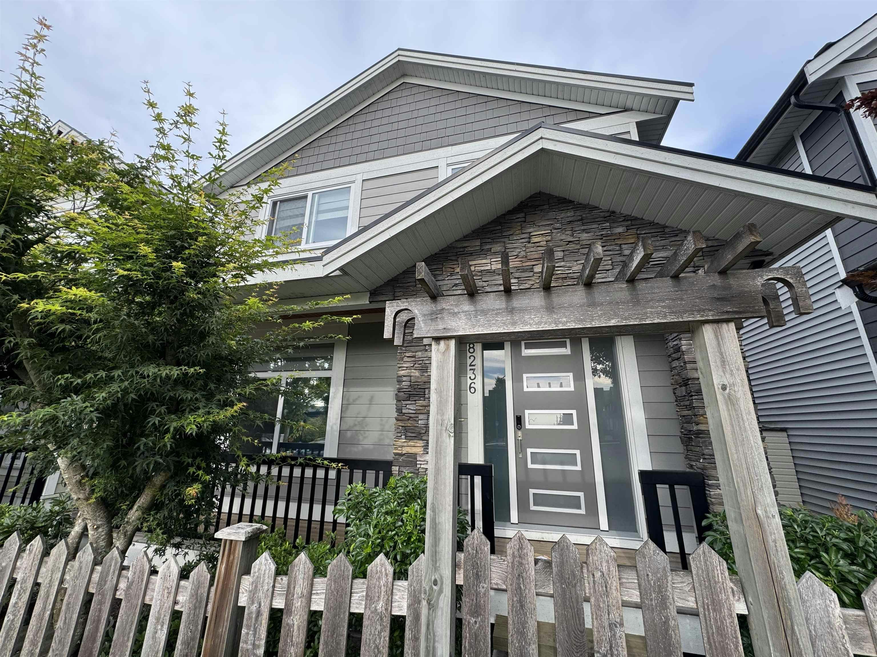 8236 204 Street, Langley, BC, V2Y 0S3