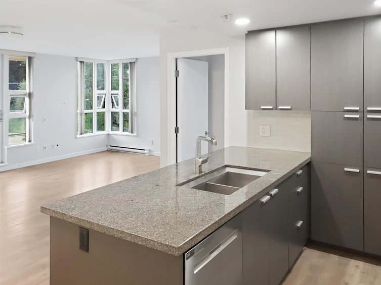 807-2200 Douglas Road, Burnaby, BC, V5C 5A7 - 4