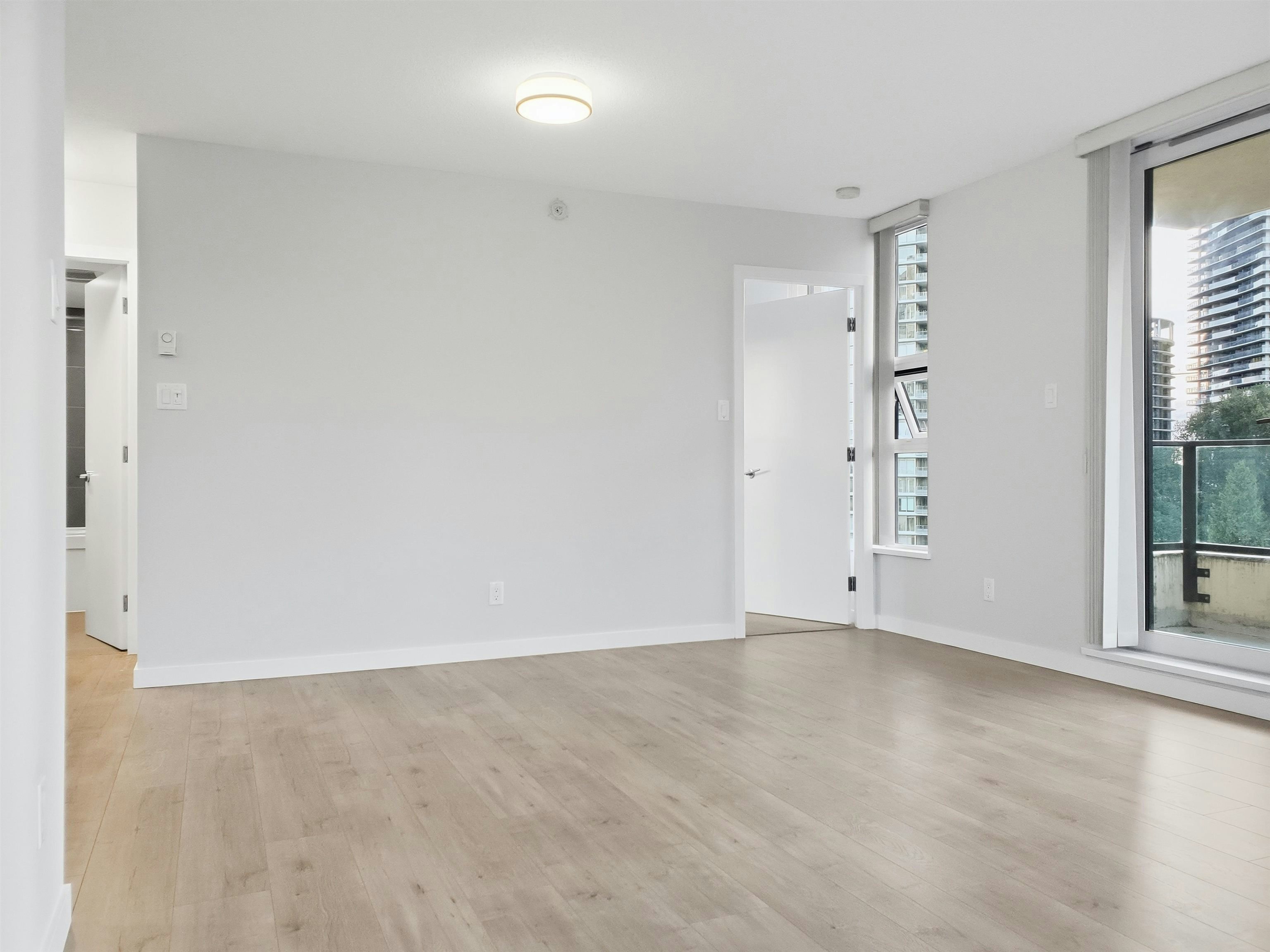 807-2200 Douglas Road, Burnaby, BC, V5C 5A7 - 11