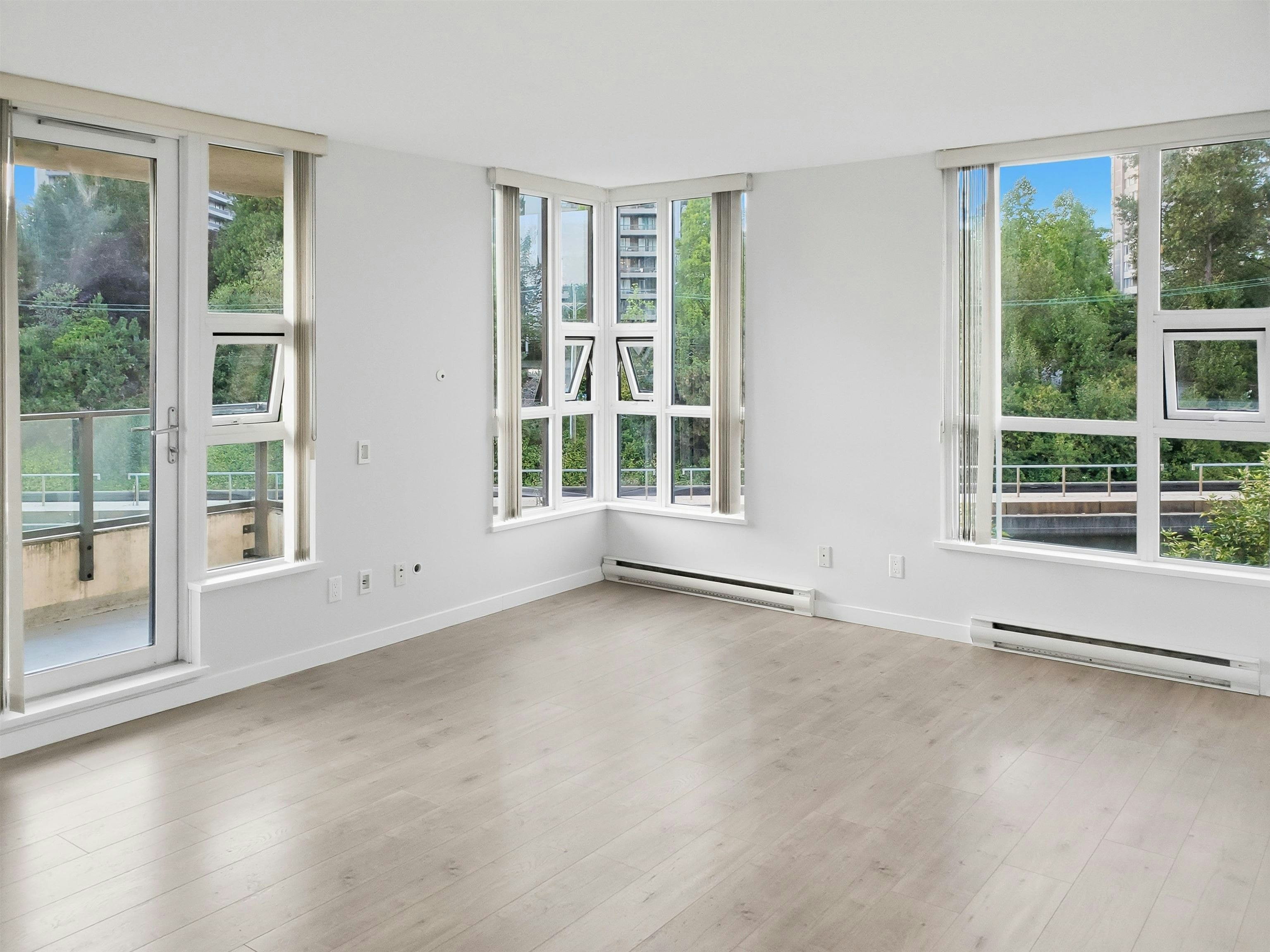 807-2200 Douglas Road, Burnaby, BC, V5C 5A7 - 13