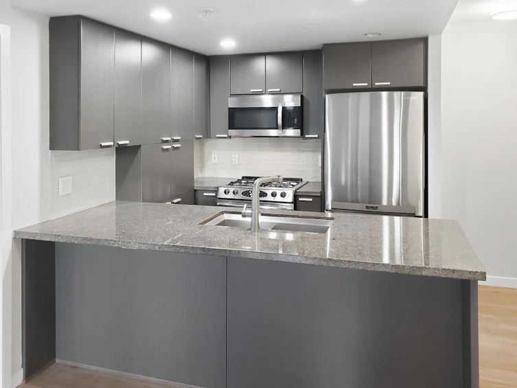 807-2200 Douglas Road, Burnaby, BC, V5C 5A7 - 6