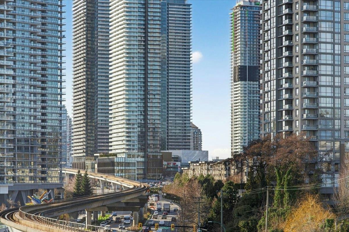 807-2200 Douglas Road, Burnaby, BC, V5C 5A7 - 24