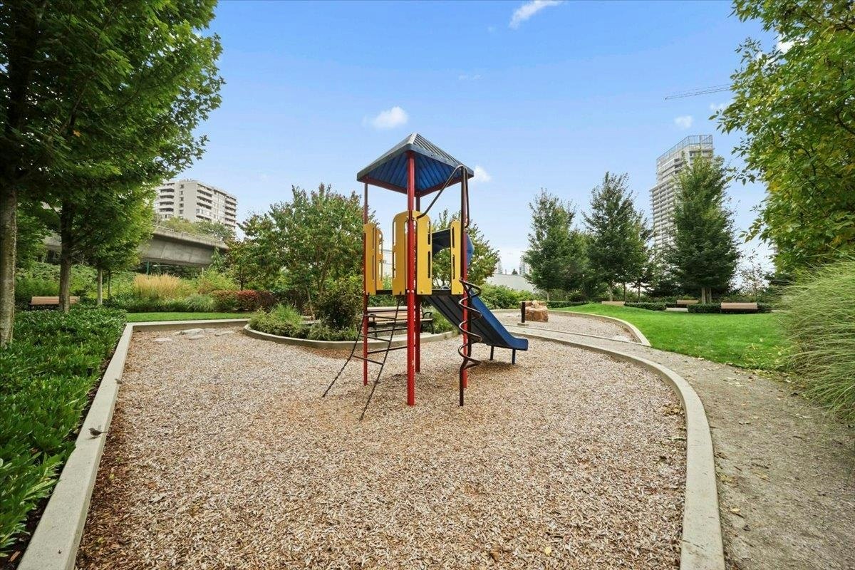 807-2200 Douglas Road, Burnaby, BC, V5C 5A7 - 26