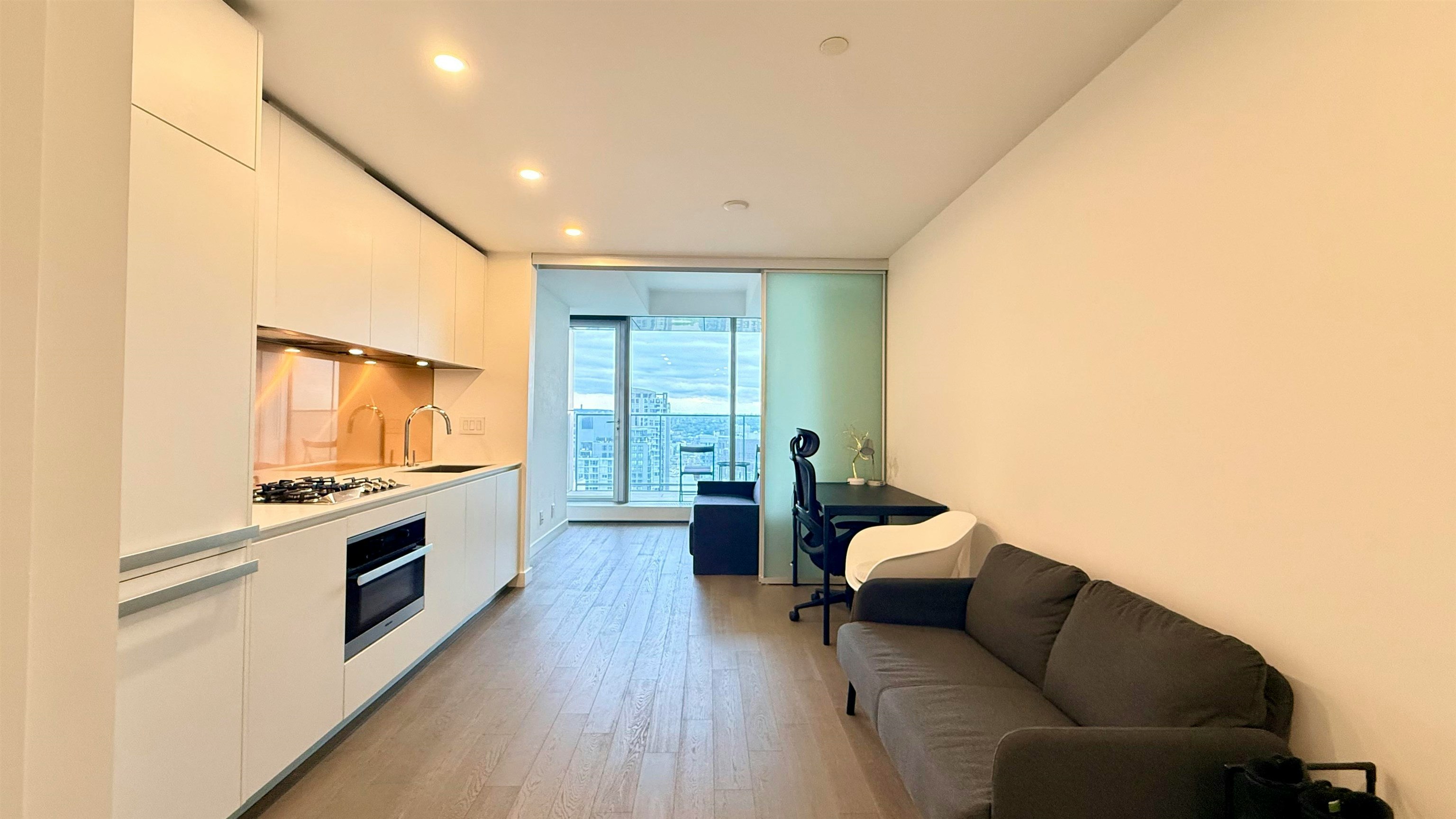 3908-1480 Howe Street, Vancouver, BC, V6Z 0G5 - 2