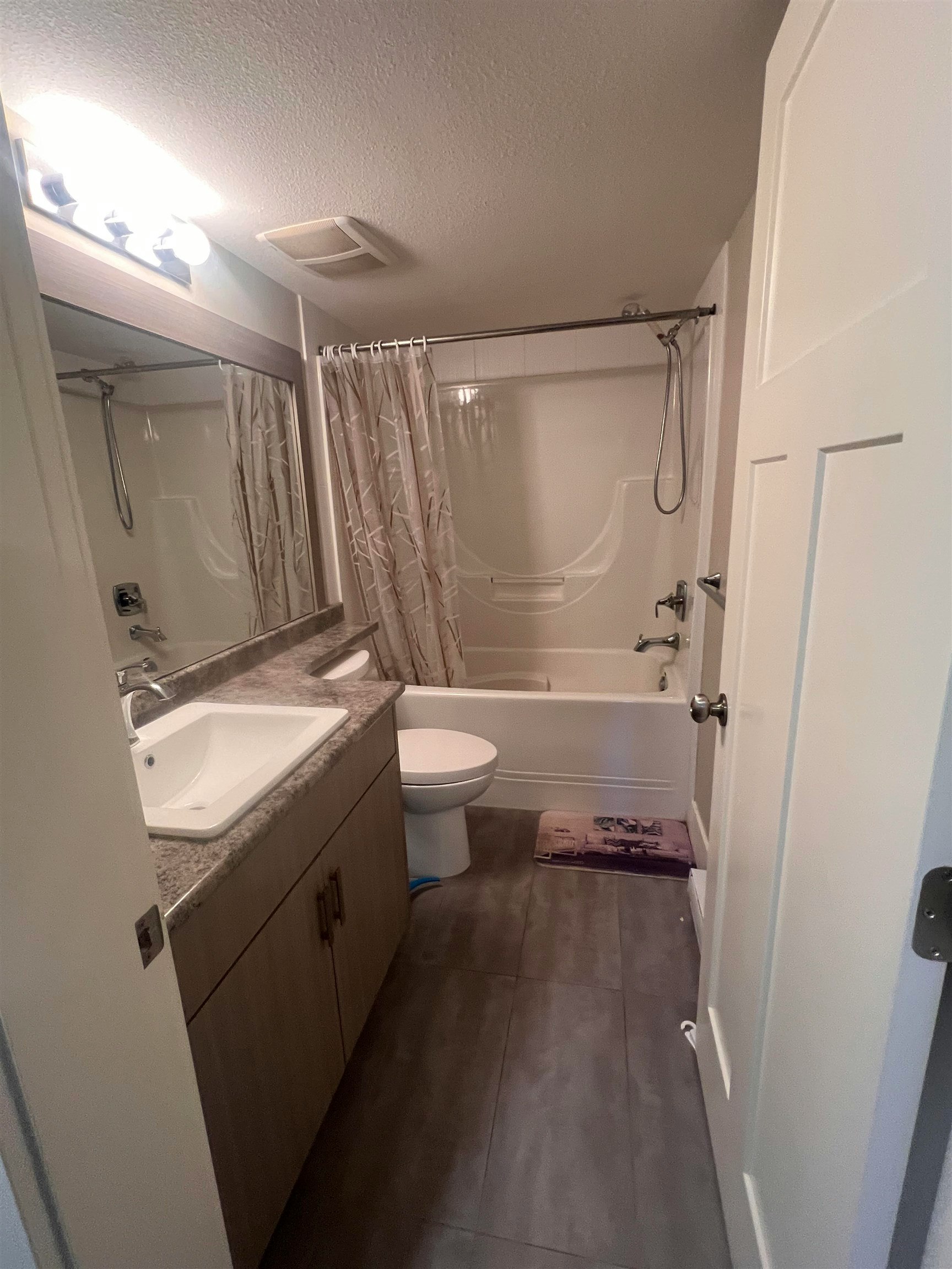 Semi-Basement-1331 Greenbank Crt, Coquitlam, BC, V3E 0K6 - 5