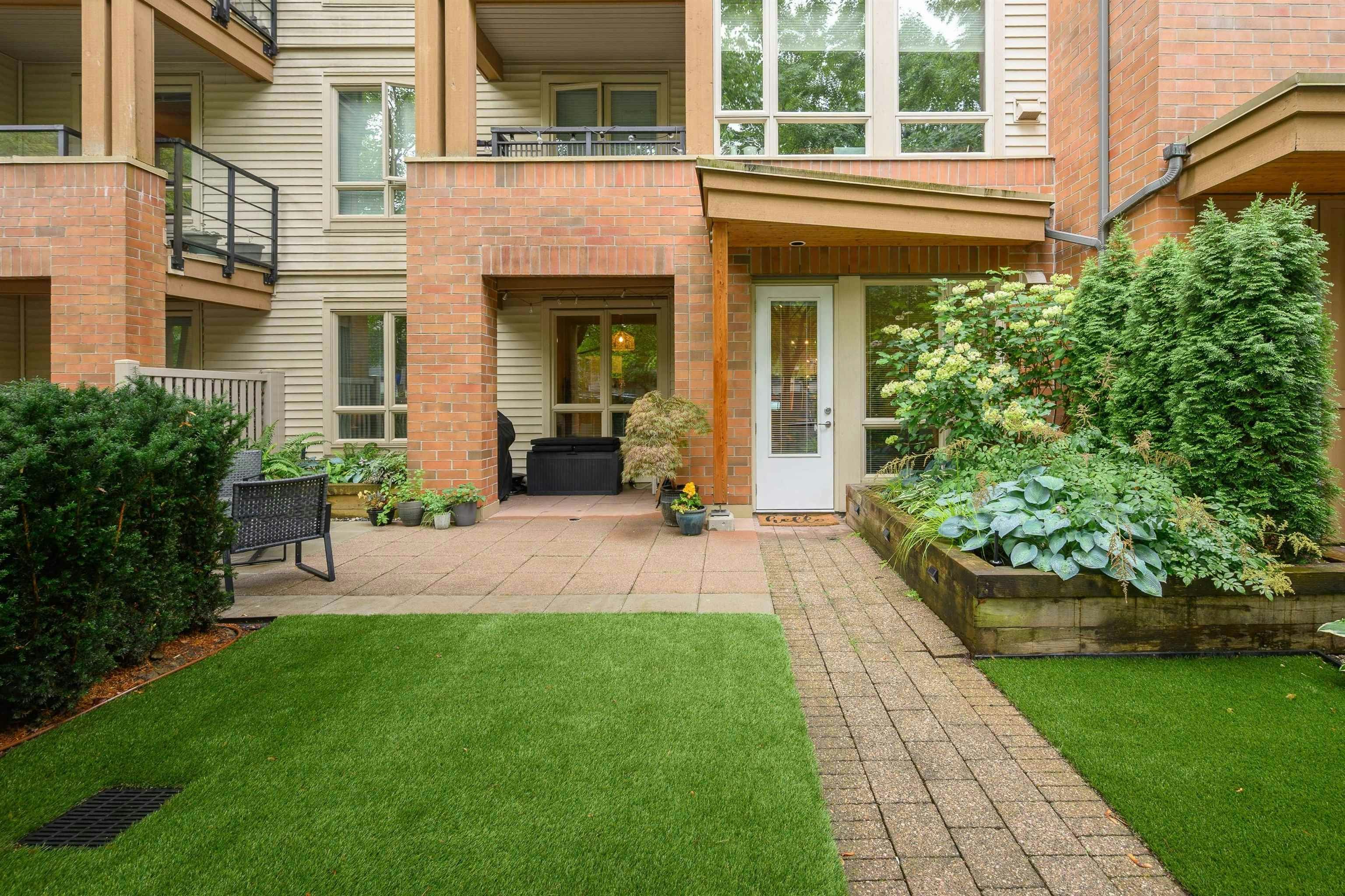 112-2601 Whiteley Court, North Vancouver, BC, V7J 2R7