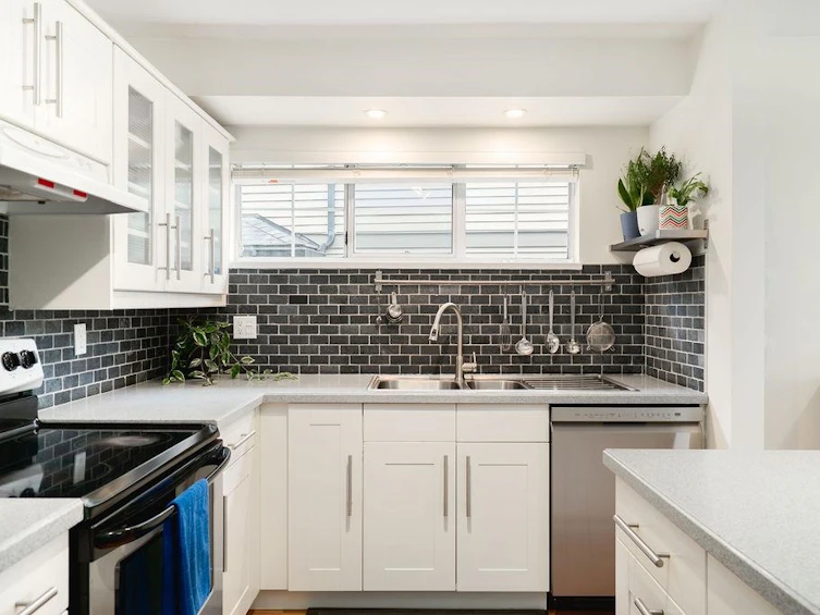22-795 Noons Creek Drive, Port Moody, BC, V3H 4V4 - 2