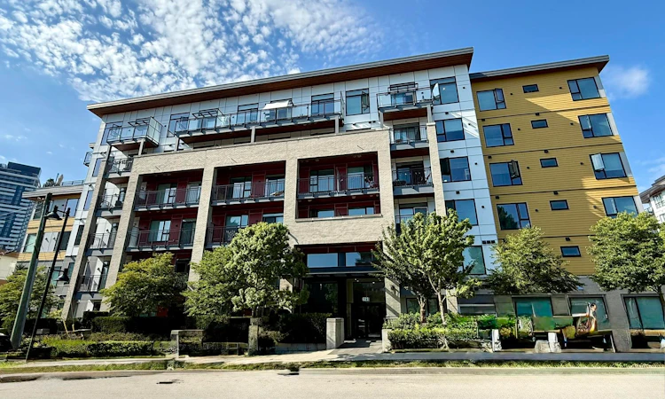 312-621 Regan Avenue