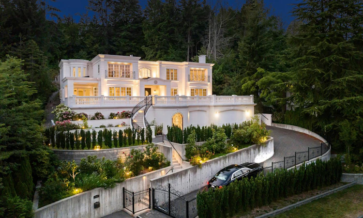 735 St. Andrews Road
