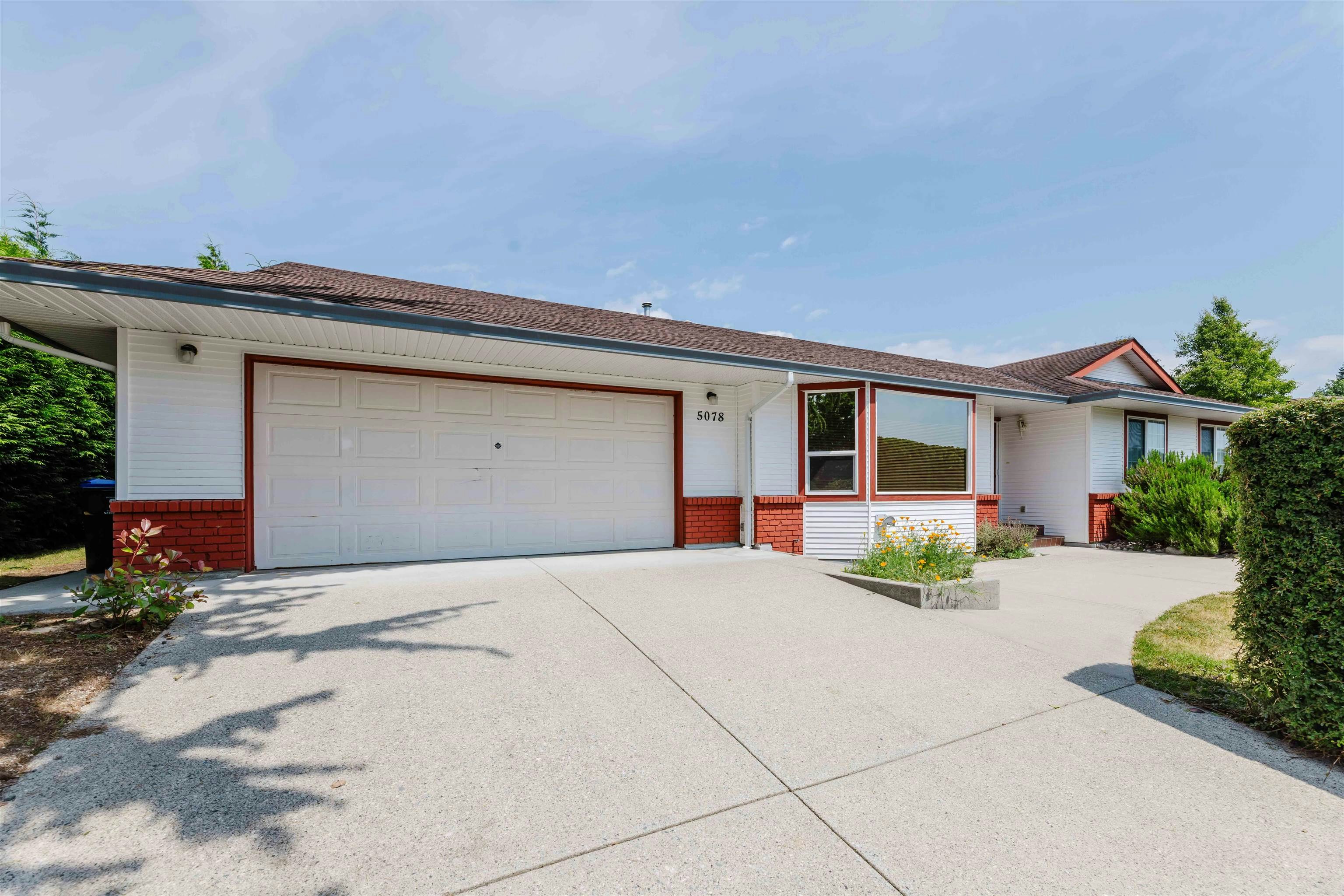 5078 Bay Road, Sechelt, BC, V7Z 0E9