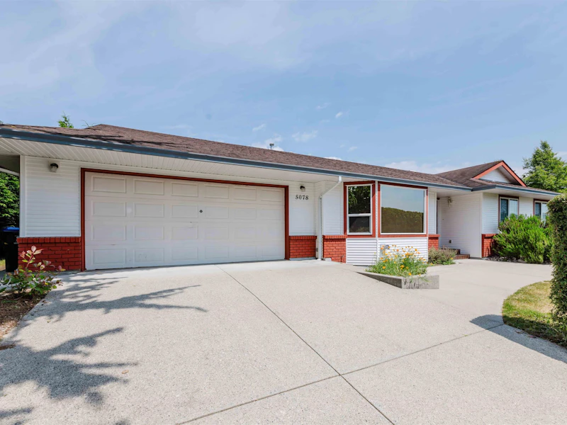 5078 Bay Road, Sechelt BC