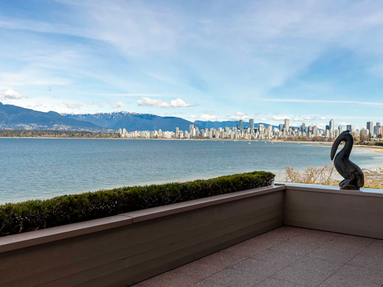 3513 Point Grey Road, Vancouver, BC, V6R 1A7 - 2