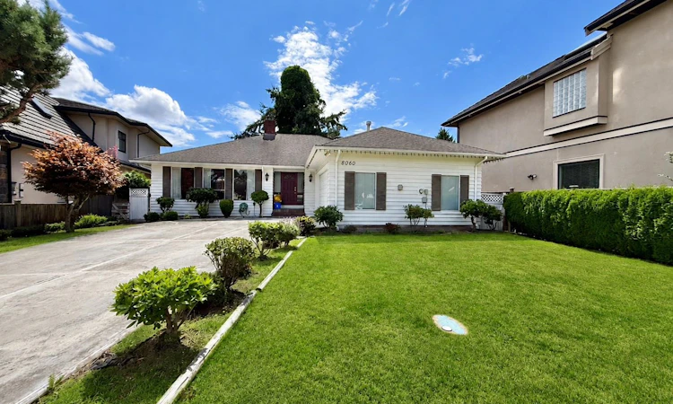 8060 Rideau Place