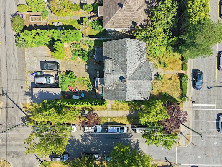 93 W 12th Avenue, Vancouver, BC, V5Y 1T4 - 2