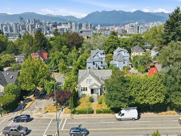 93 W 12th Avenue, Vancouver, BC, V5Y 1T4 - 5