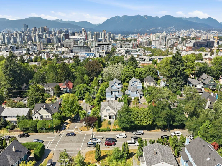 93 W 12th Avenue, Vancouver, BC, V5Y 1T4 - 4
