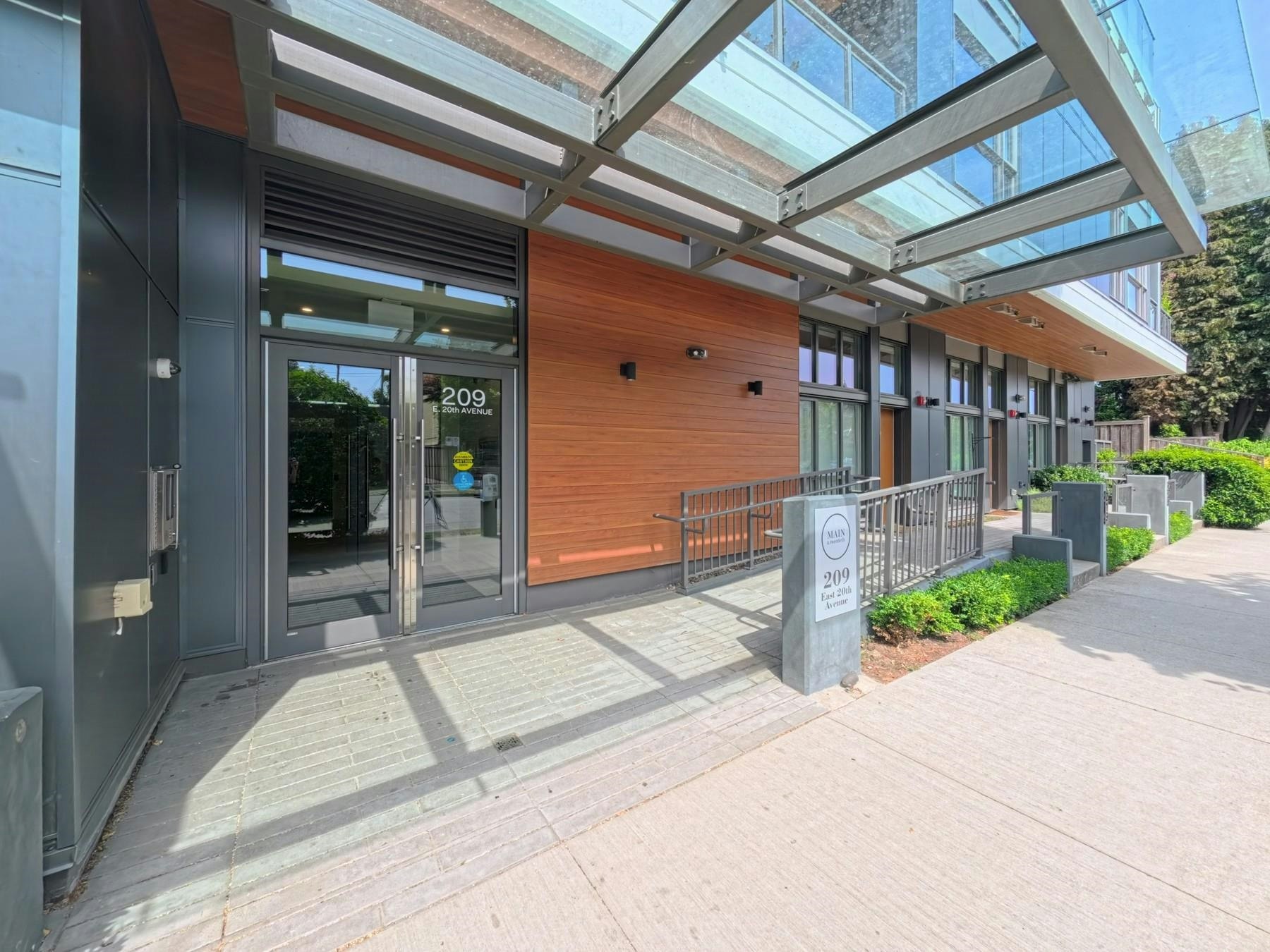 303-209 E 20th Avenue, Vancouver, BC, V5V 1M2