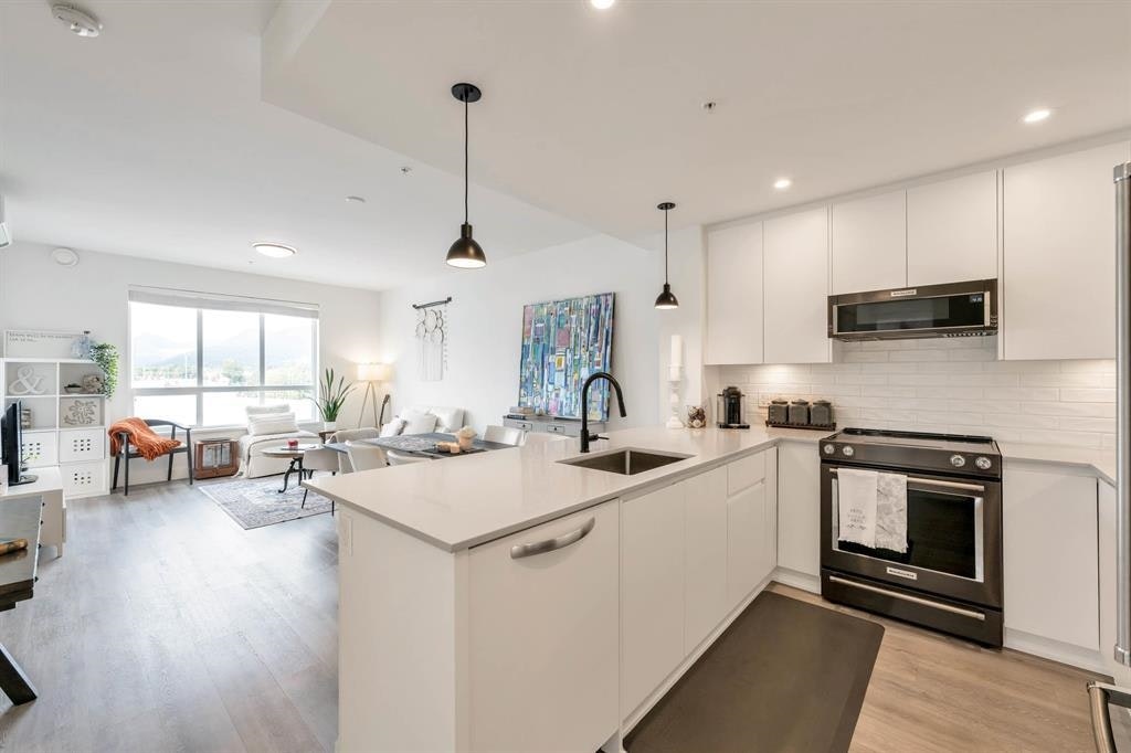 2506-2180 Kelly Avenue - 3