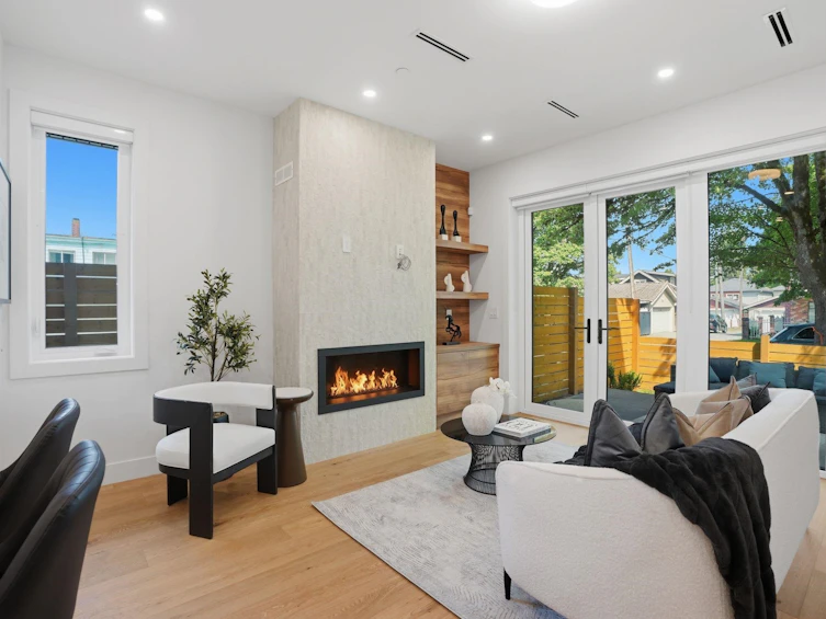 1-2438 E 20th Avenue, Vancouver, BC, V5M 2T6