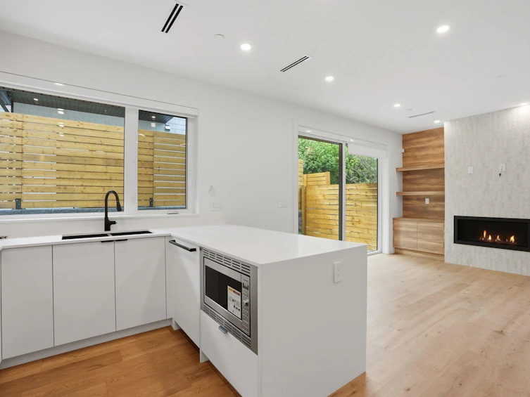 2-2438 E 20th Avenue, Vancouver, BC, V5M 2T6 - 3