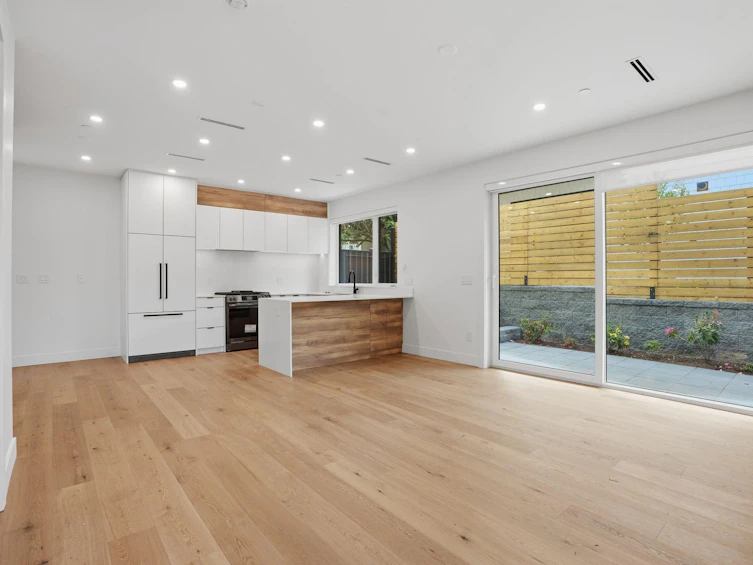 2-2438 E 20th Avenue, Vancouver, BC, V5M 2T6 - 2