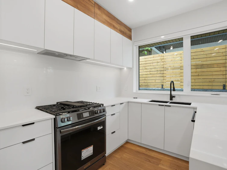 2-2438 E 20th Avenue, Vancouver, BC, V5M 2T6 - 5
