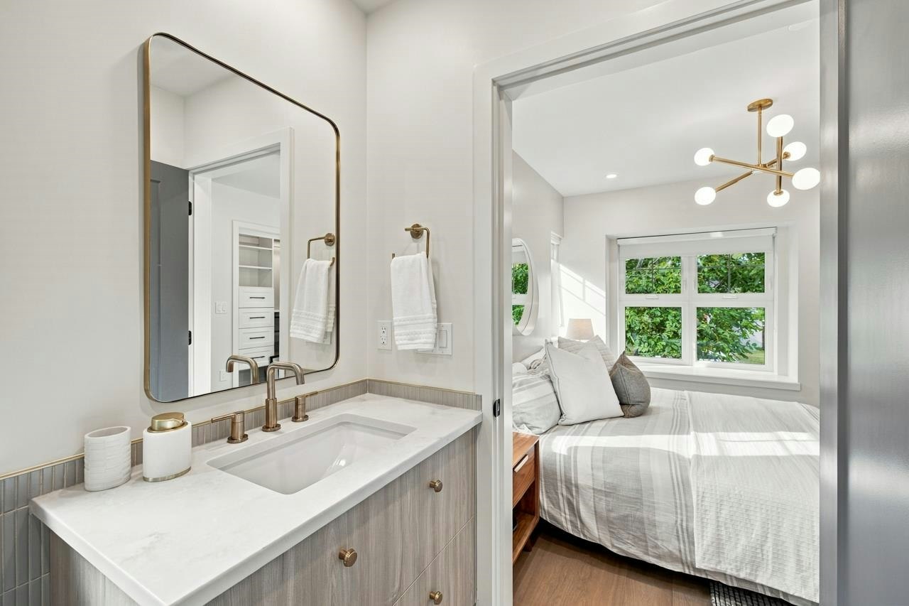 3206 E Georgia Street, Vancouver, BC, V5K 2L3 - 19