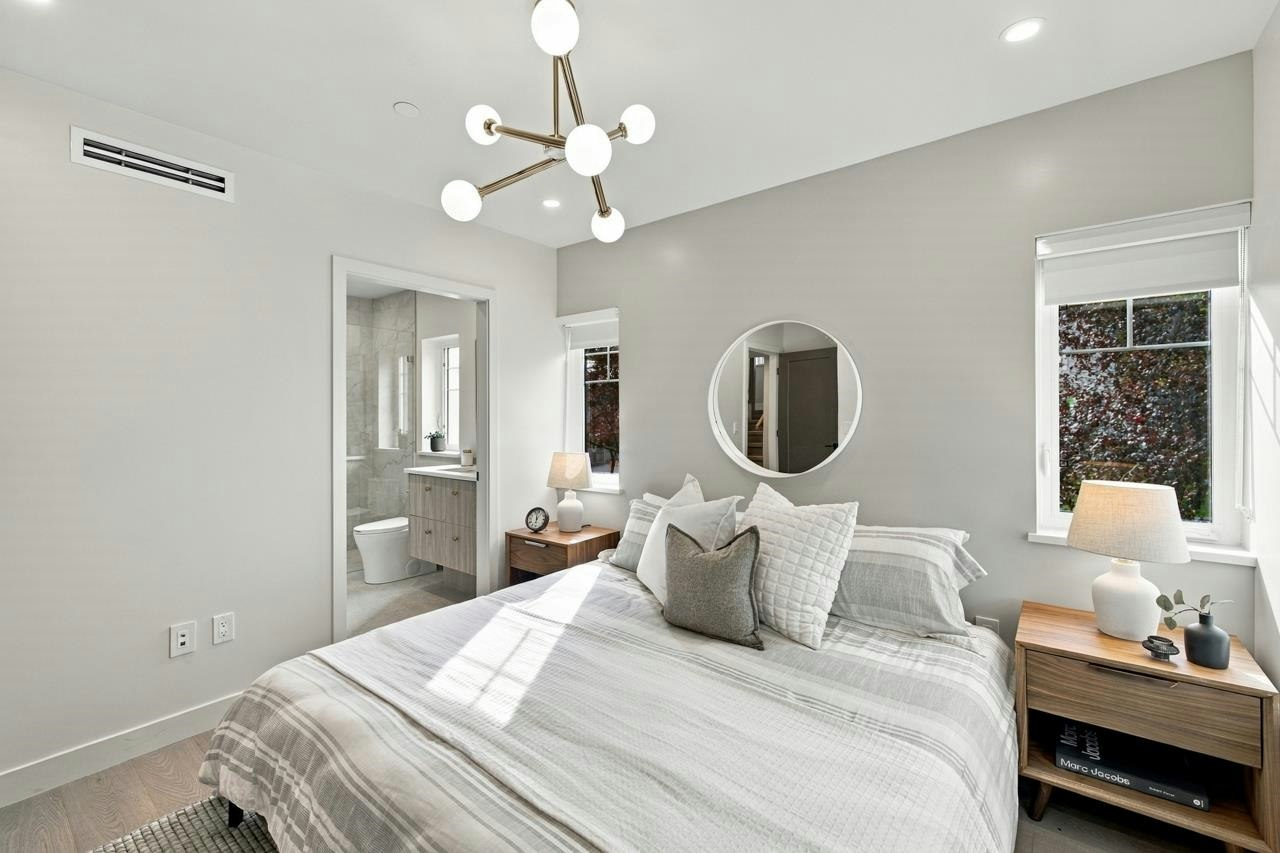 3206 E Georgia Street, Vancouver, BC, V5K 2L3 - 17