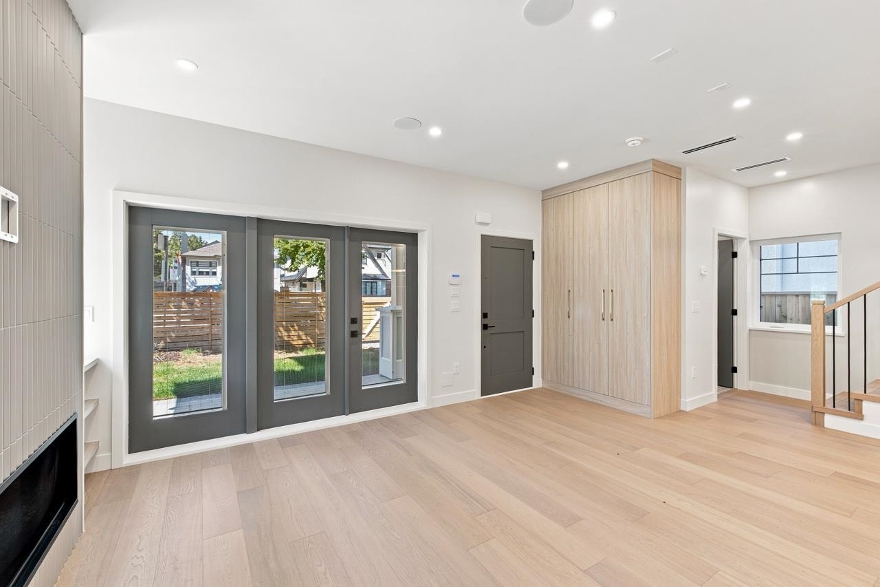 3206 E Georgia Street, Vancouver, BC, V5K 2L3 - 6