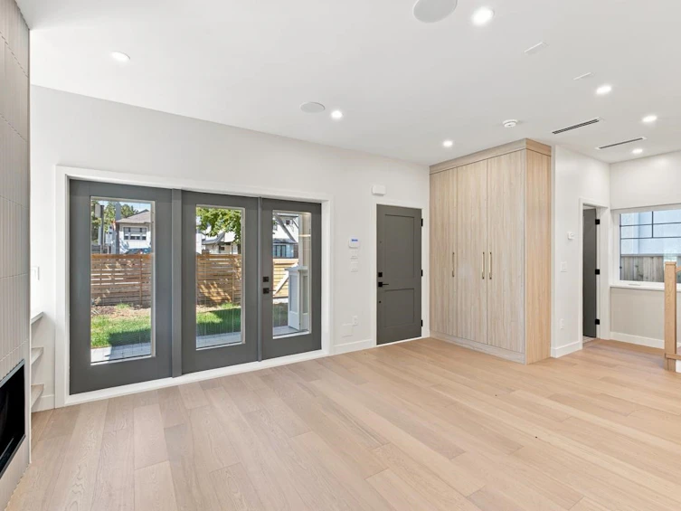 3206 E Georgia Street, Vancouver, BC, V5K 2L3 - 6