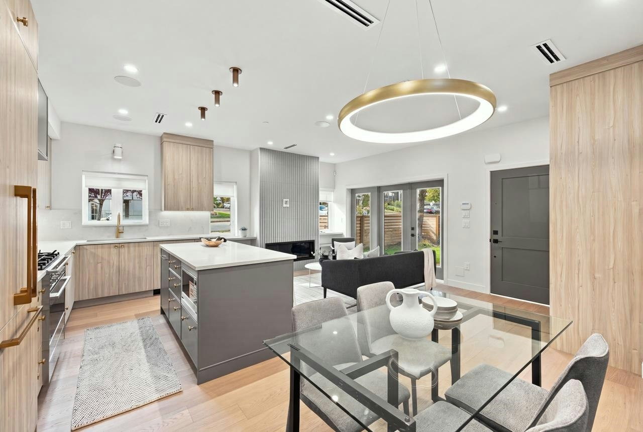 3206 E Georgia Street, Vancouver, BC, V5K 2L3 - 10