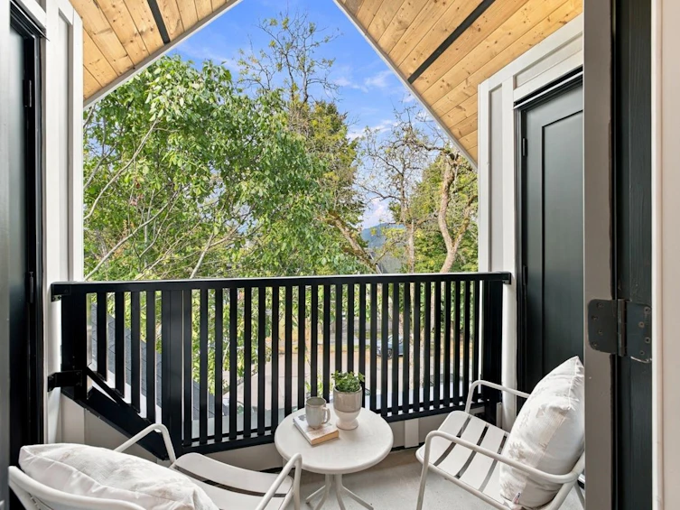 3206 E Georgia Street, Vancouver, BC, V5K 2L3 - 27