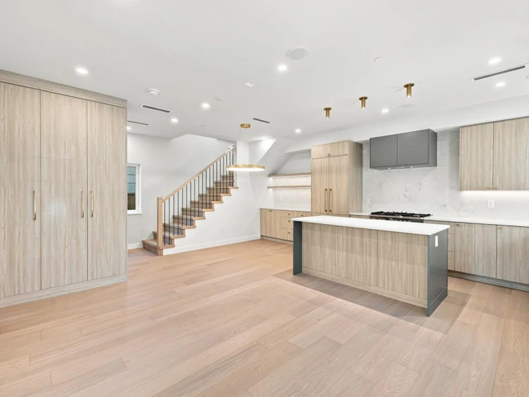3206 E Georgia Street, Vancouver, BC, V5K 2L3 - 7