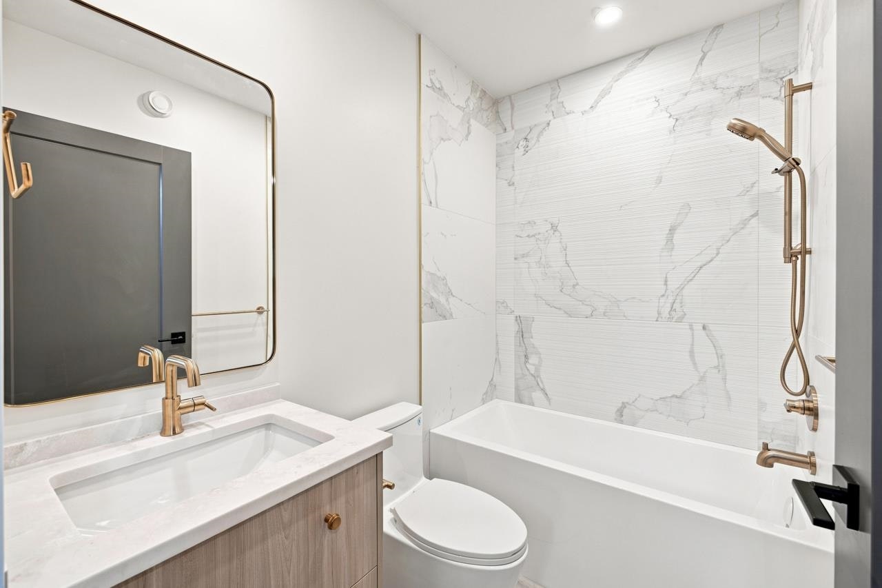 3206 E Georgia Street, Vancouver, BC, V5K 2L3 - 25