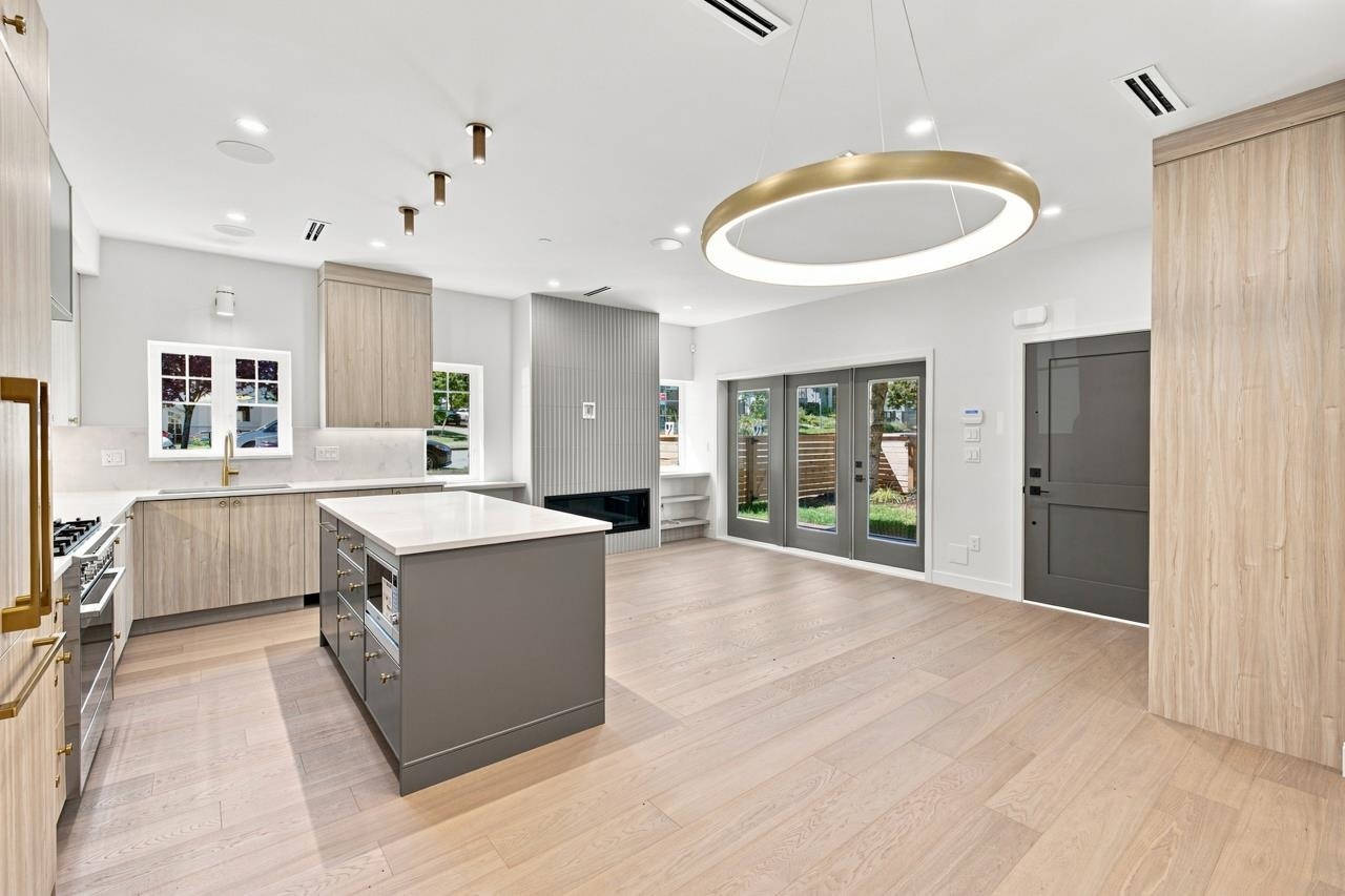3206 E Georgia Street, Vancouver, BC, V5K 2L3 - 11
