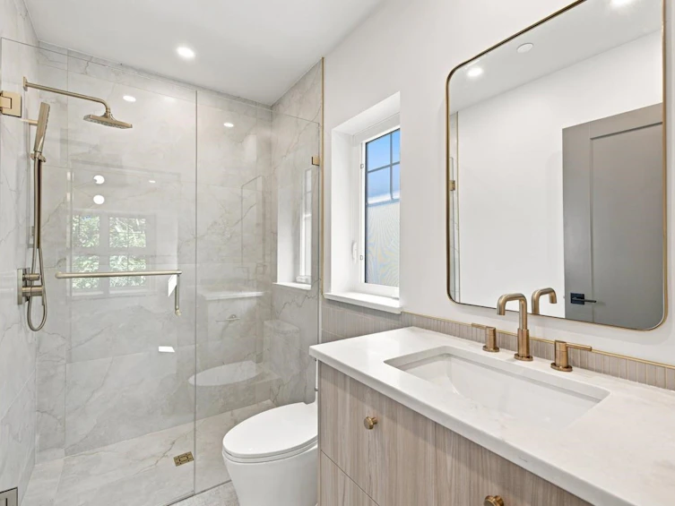 3206 E Georgia Street, Vancouver, BC, V5K 2L3 - 22