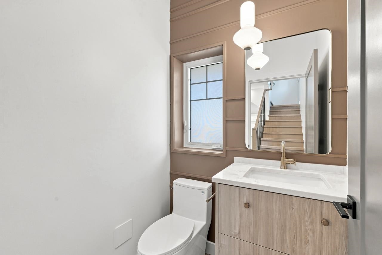3206 E Georgia Street, Vancouver, BC, V5K 2L3 - 16