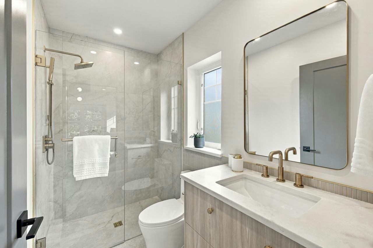 3206 E Georgia Street, Vancouver, BC, V5K 2L3 - 18