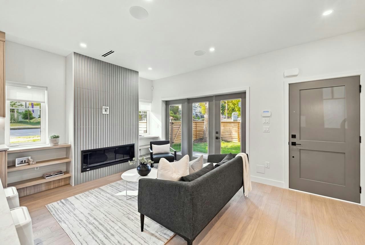 3206 E Georgia Street - 4
