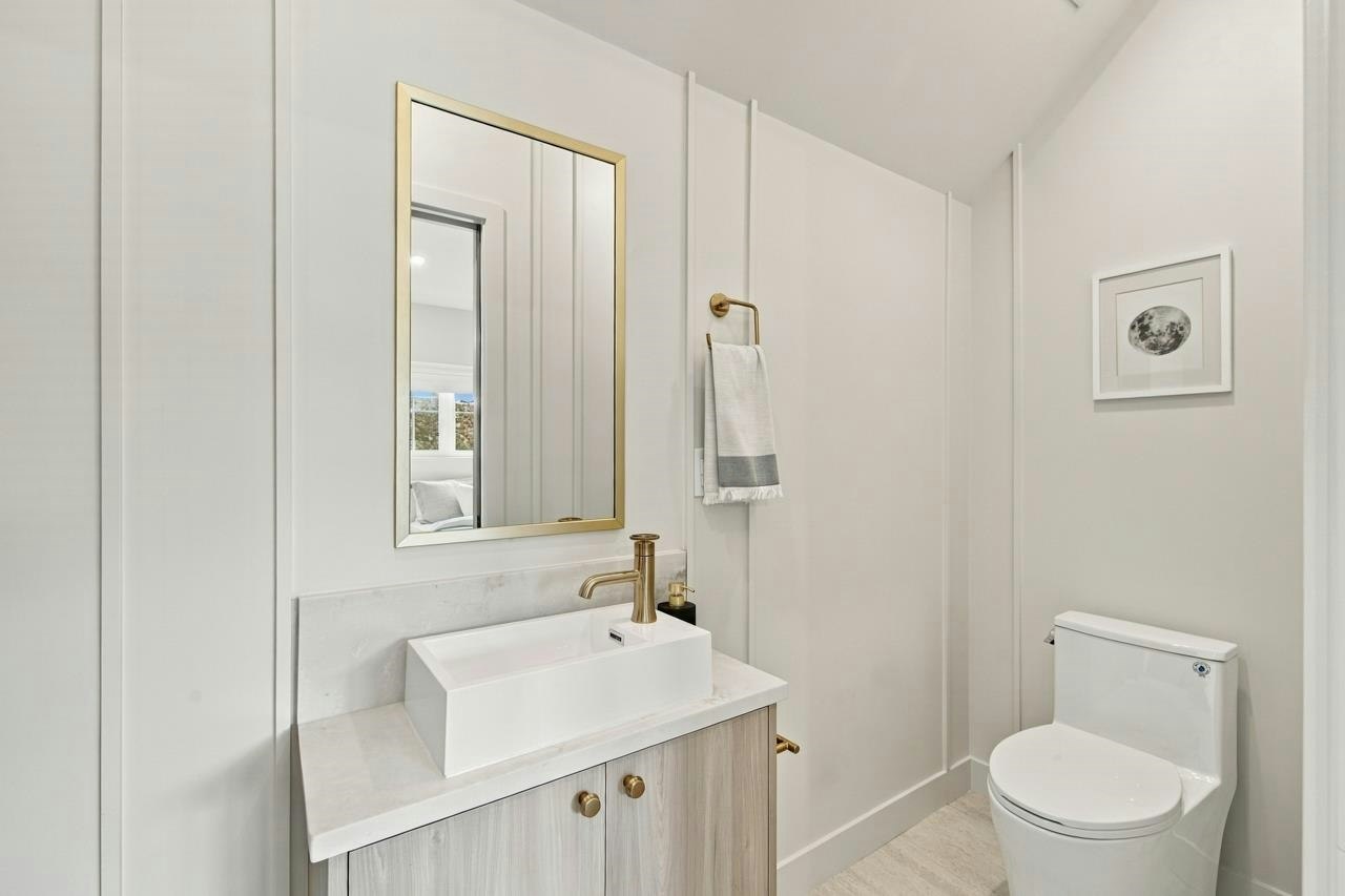3206 E Georgia Street, Vancouver, BC, V5K 2L3 - 28