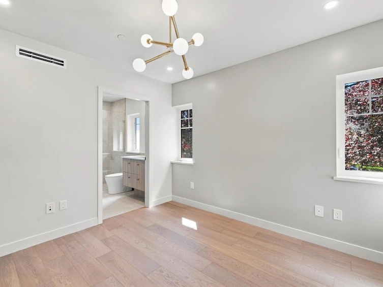 3206 E Georgia Street, Vancouver, BC, V5K 2L3 - 19