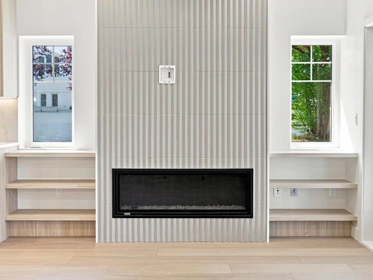 3206 E Georgia Street, Vancouver, BC, V5K 2L3 - 4