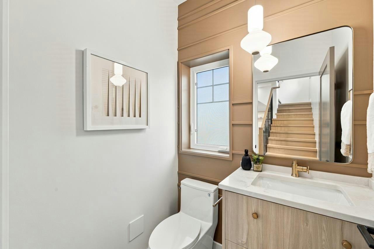 3206 E Georgia Street, Vancouver, BC, V5K 2L3 - 14