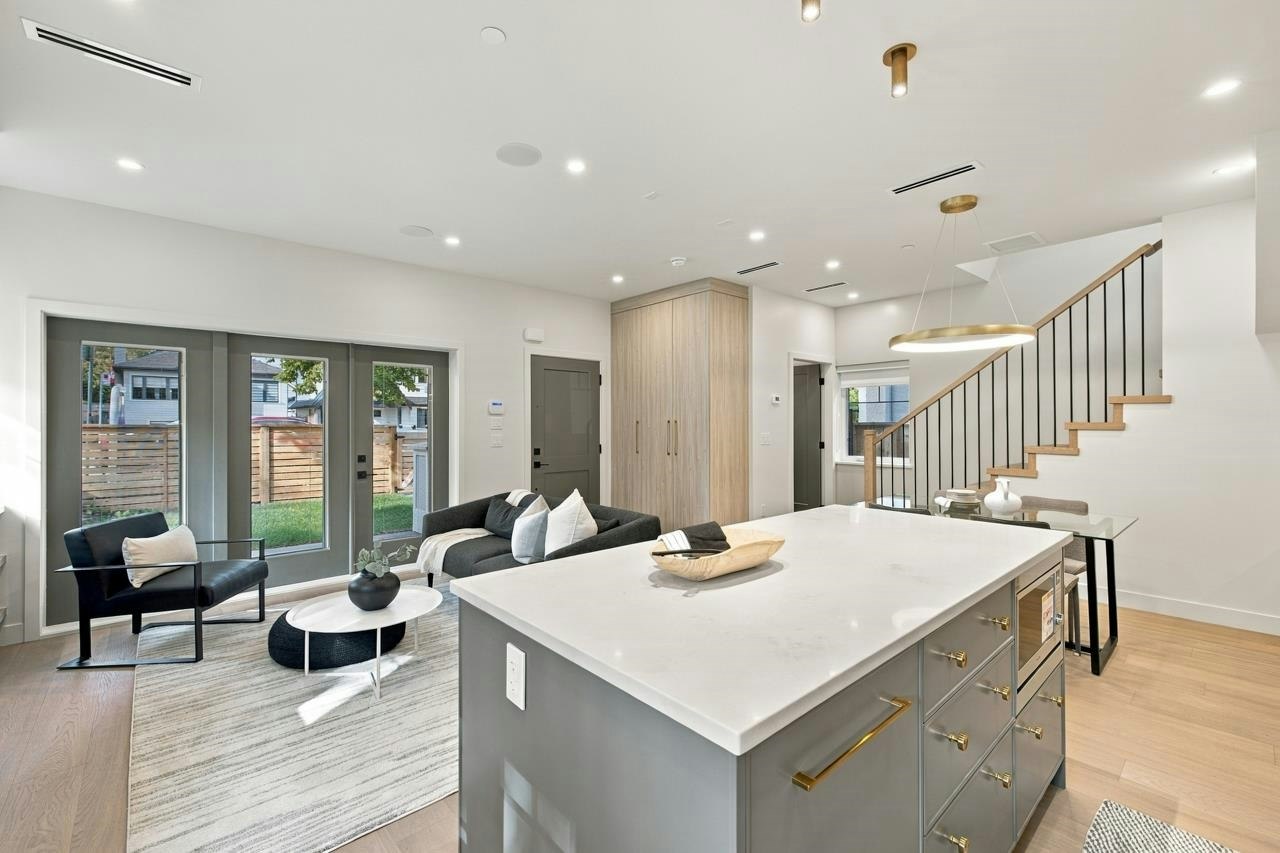 3206 E Georgia Street, Vancouver, BC, V5K 2L3 - 13