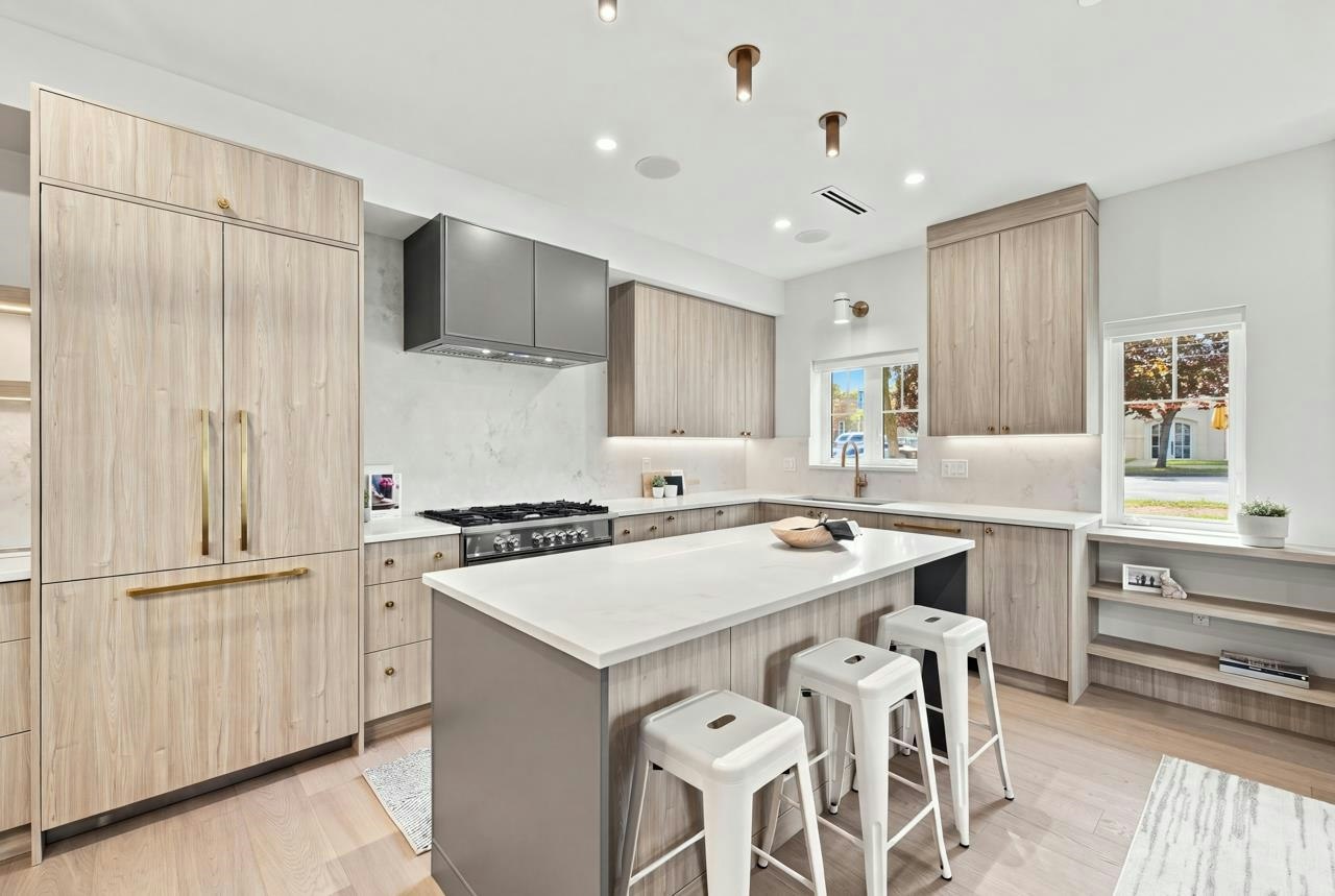 3206 E Georgia Street, Vancouver, BC, V5K 2L3 - 11
