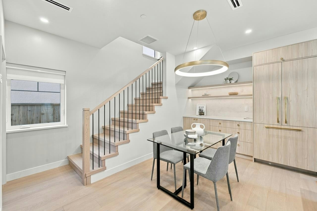 3206 E Georgia Street, Vancouver, BC, V5K 2L3 - 8