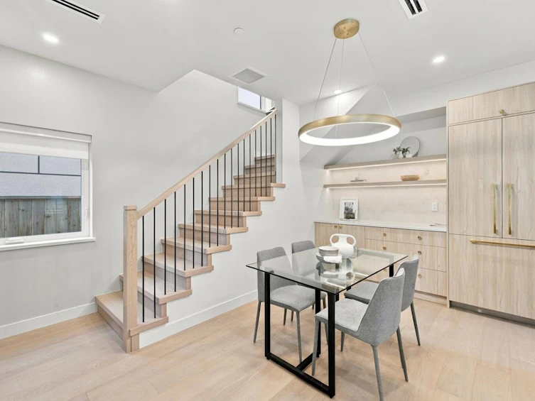 3206 E Georgia Street, Vancouver, BC, V5K 2L3 - 8