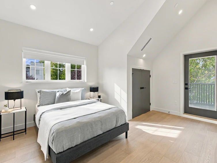3206 E Georgia Street, Vancouver, BC, V5K 2L3 - 24